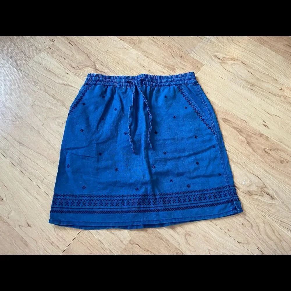 J Crew Trademark blue pattern skirt